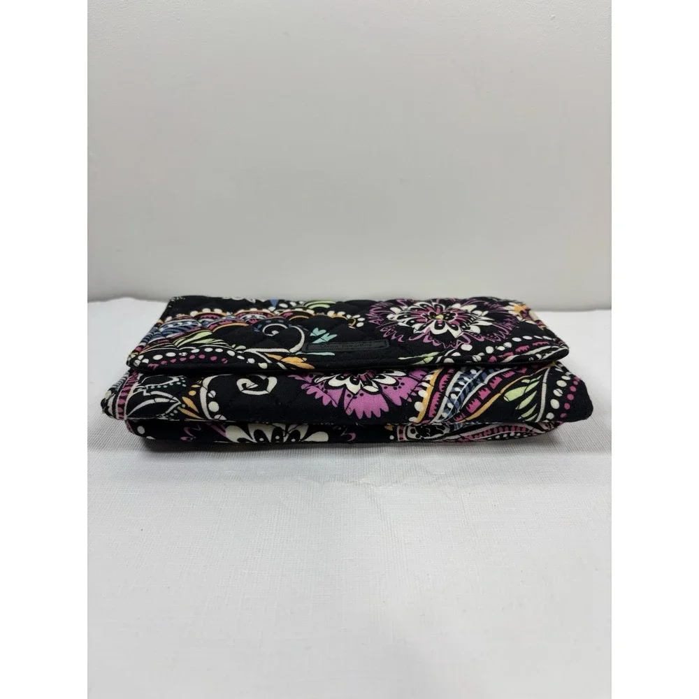 Vera Bradley Trifold Wallet Clutch Black‎ Paisley Floral Print Wristlet Quilted